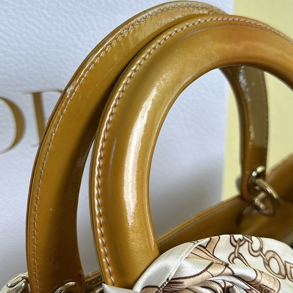 💯Authentic Lady Dior Small Handbag🍀 - Picture 16 of 17